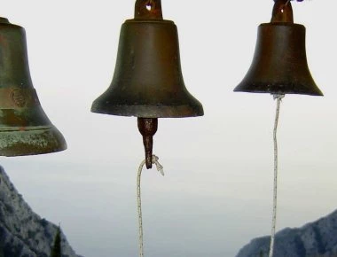 Πένθιμα κτυπούσαν οι καμπάνες στους Ψαράδες Πρεσπών όταν Τσίπρας και Κοτζιάς υπέγραφαν την εκχώρηση της Μακεδονίας